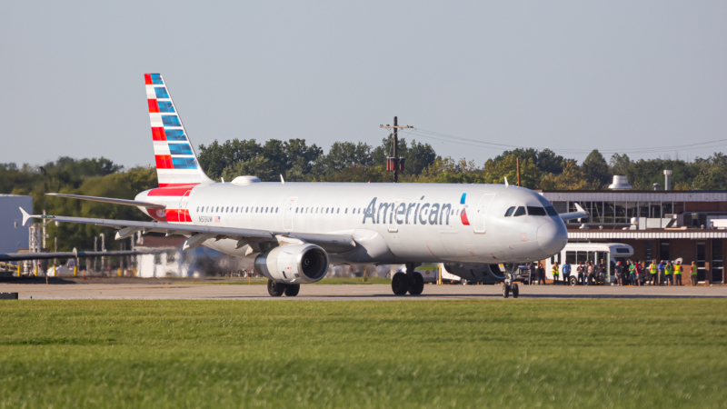 Photo of N519UW - American Airlines Airbus A321-200 at CMH on AeroXplorer Aviation Database