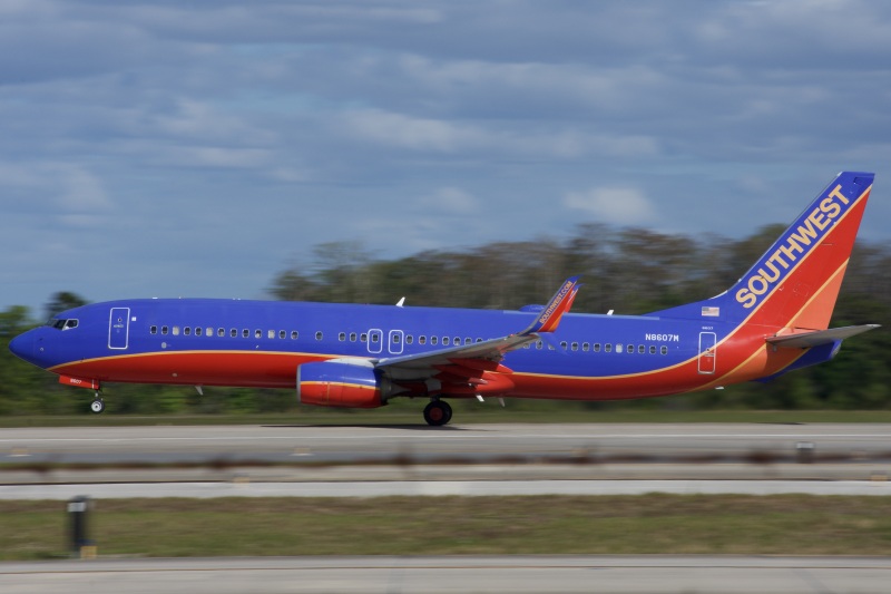 Photo of N8607M - Southwest Airlines Boeing 737-800 at MCO on AeroXplorer Aviation Database