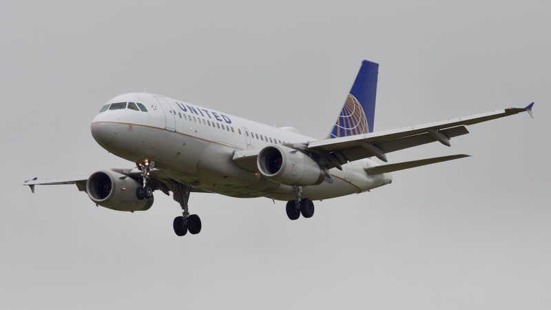 Photo of N899UA - United Airlines Airbus A319 at IAH on AeroXplorer Aviation Database