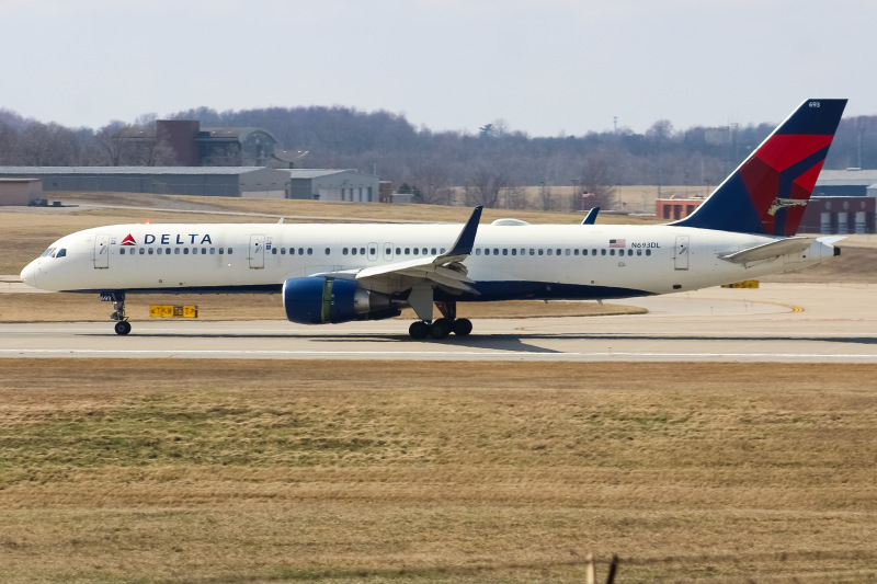 Photo of N693DL - Delta Airlines Boeing 757-200 at CVG on AeroXplorer Aviation Database