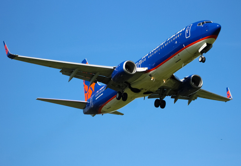 Photo of N824SY - Sun Country Airlines Boeing 737-800 at LUK on AeroXplorer Aviation Database