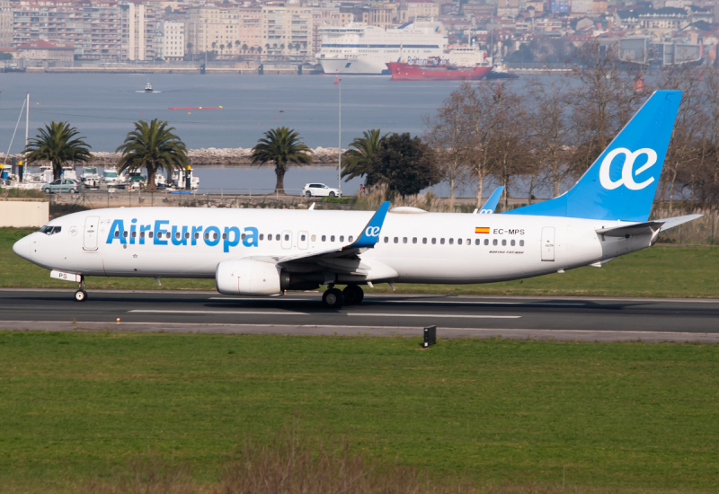 Photo of EC-MPS - Air Europa Boeing 737-800 at SDR on AeroXplorer Aviation Database
