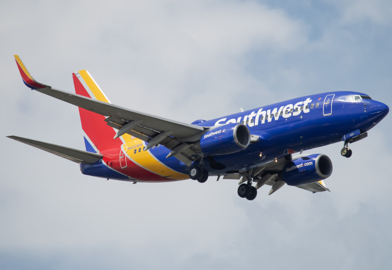 Photo of N422WN  - Southwest Airlines Boeing 737-700 at BWI on AeroXplorer Aviation Database