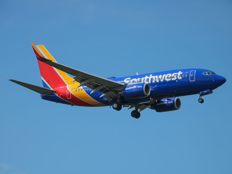 Photo of N7815L - Southwest Airlines Boeing 737-700 at BWI on AeroXplorer Aviation Database