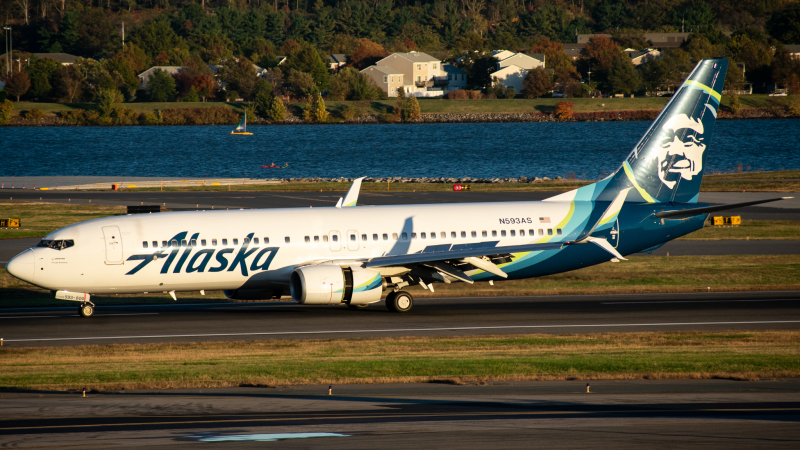 Photo of N593AS - Alaska Airlines Boeing 737-800 at DCA on AeroXplorer Aviation Database