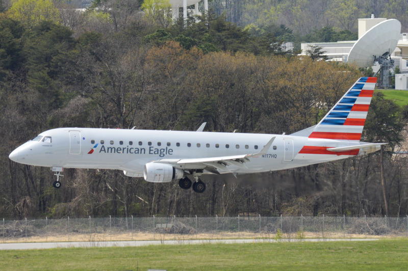 Photo of N117HQ - American Eagle Embraer E175 at BWI on AeroXplorer Aviation Database