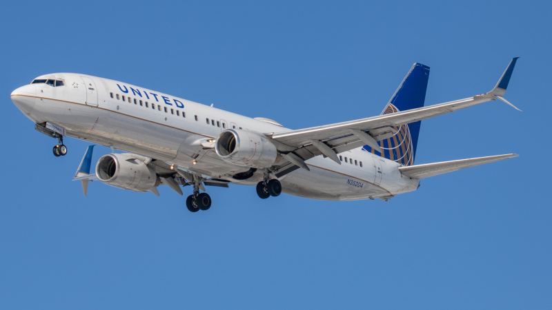 Photo of N35204 - United Airlines Boeing 737-800 at IND on AeroXplorer Aviation Database