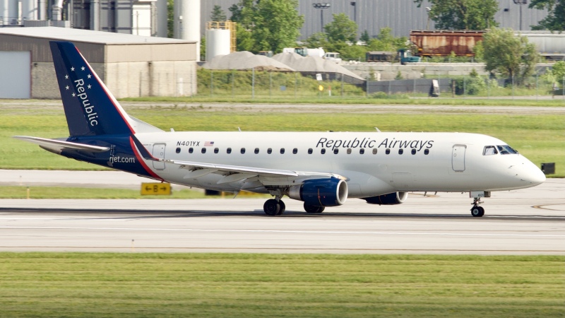 Photo of N401YX - Republic Airways Embraer E175 at CMH on AeroXplorer Aviation Database