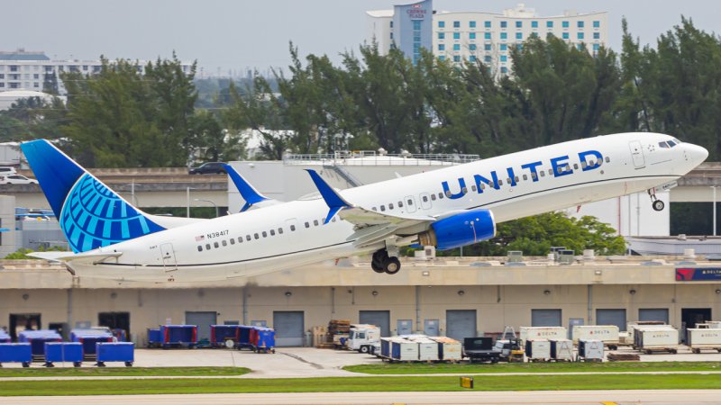 Photo of N38417 - United Airlines Boeing 737-900ER at FLL on AeroXplorer Aviation Database