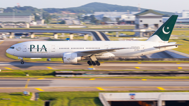 Photo of AP-BGJ - Pakistan International Airlines Boeing 777-240(ER) at KUL on AeroXplorer Aviation Database