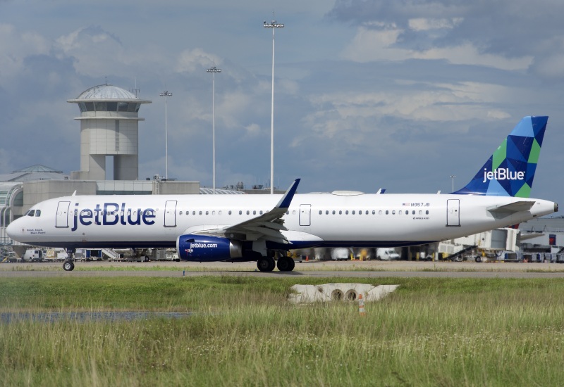 Photo of N957JB - JetBlue Airways Airbus A321-200 at MCO on AeroXplorer Aviation Database