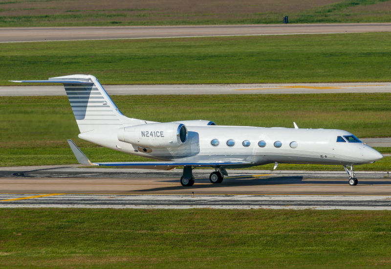 Photo of N241CE - PRIVATE Gulfstream G450 at AUS on AeroXplorer Aviation Database