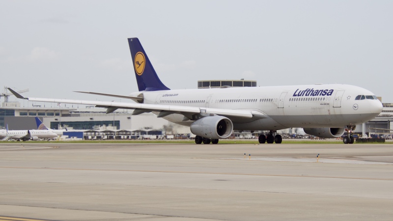 Photo of D-AIKH - Lufthansa Airbus A330-300 at IAH on AeroXplorer Aviation Database