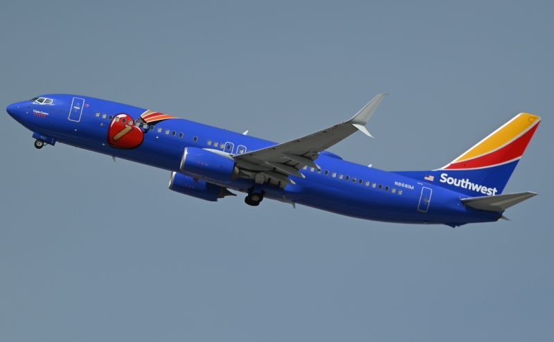 Photo of N8681M - Southwest Airlines Boeing 737-800 at RNO on AeroXplorer Aviation Database