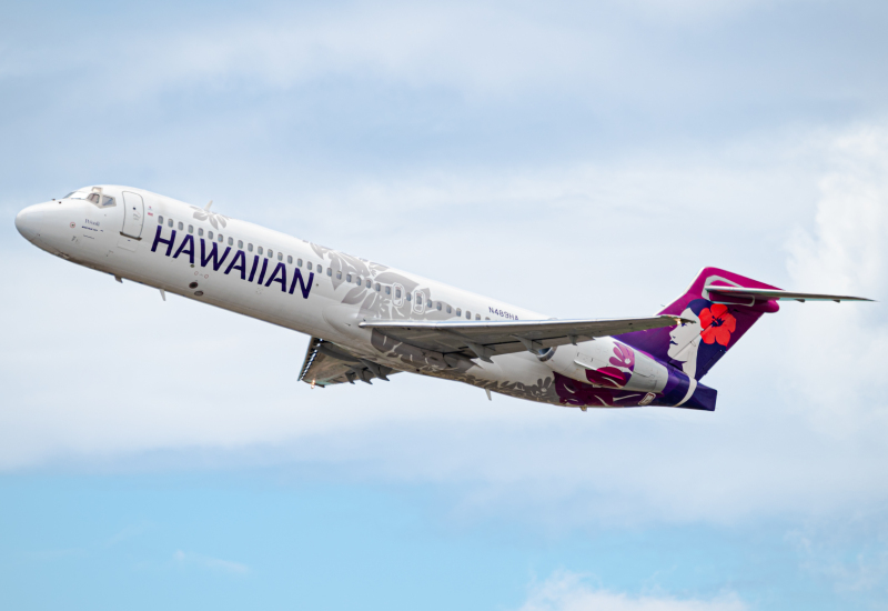 Photo of N489HA - Hawaiian Airlines Boeing 717-200 at HNL on AeroXplorer Aviation Database