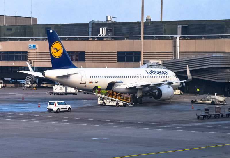 Photo of D-AINB - Lufthansa Airbus A320NEO at ZRH on AeroXplorer Aviation Database
