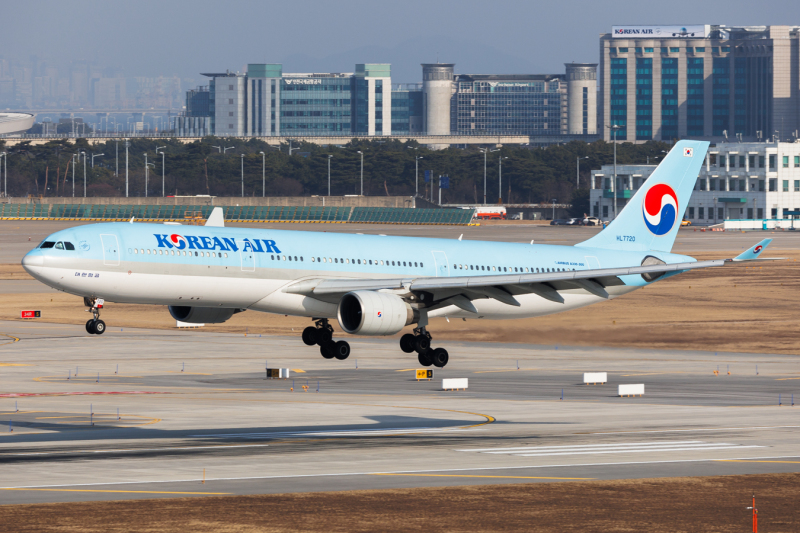Photo of HL7720 - Korean Air Airbus A330-300 at icn on AeroXplorer Aviation Database