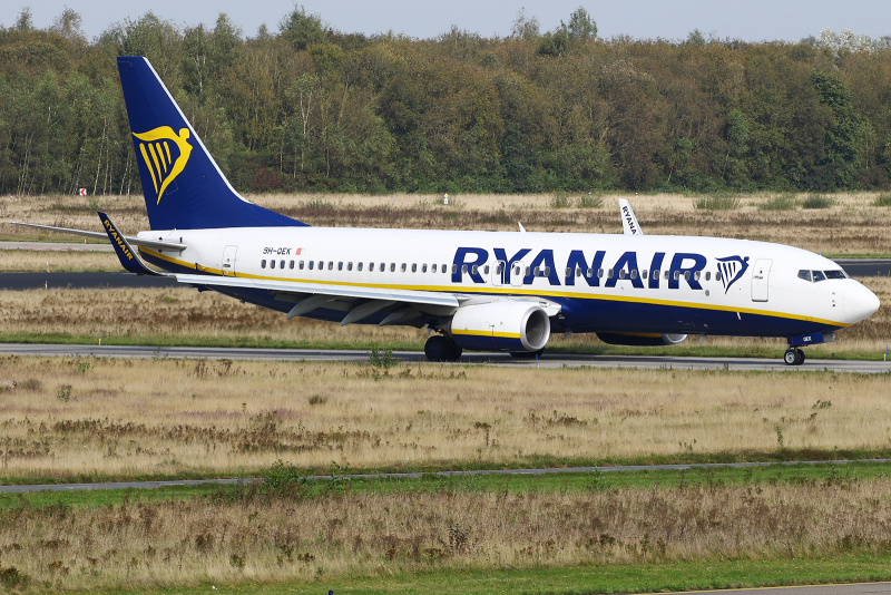 Photo of 9H-QEK - Ryanair Boeing 737-800 at EIN on AeroXplorer Aviation Database