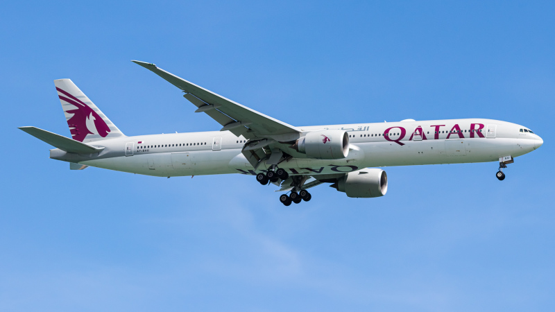 Photo of A7-BAU - Qatar Airways Boeing 777-300ER at SIN on AeroXplorer Aviation Database