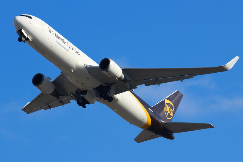 Photo of N324UP - United Parcel Service Boeing 767-300F at SDF on AeroXplorer Aviation Database