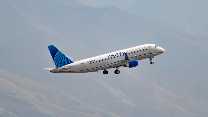Photo of N625UX - United Express Embraer E175 at SLC on AeroXplorer Aviation Database