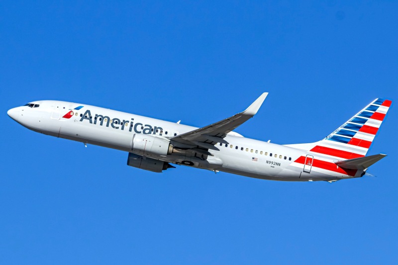 Photo of N992NN - American Airlines Boeing 737-800 at SAN on AeroXplorer Aviation Database