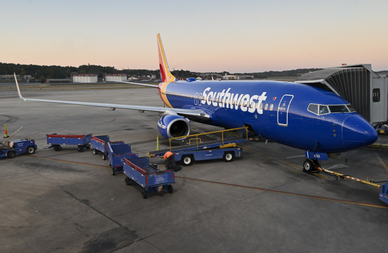 Photo of N8501V - Southwest Airlines Boeing 737-800 at BHM on AeroXplorer Aviation Database