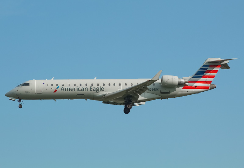 Photo of N766SK - American Airlines Mitsubishi CRJ-700 at MKE on AeroXplorer Aviation Database