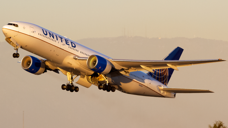 Photo of N220UA - United Airlines Boeing 777-200ER at LAX on AeroXplorer Aviation Database