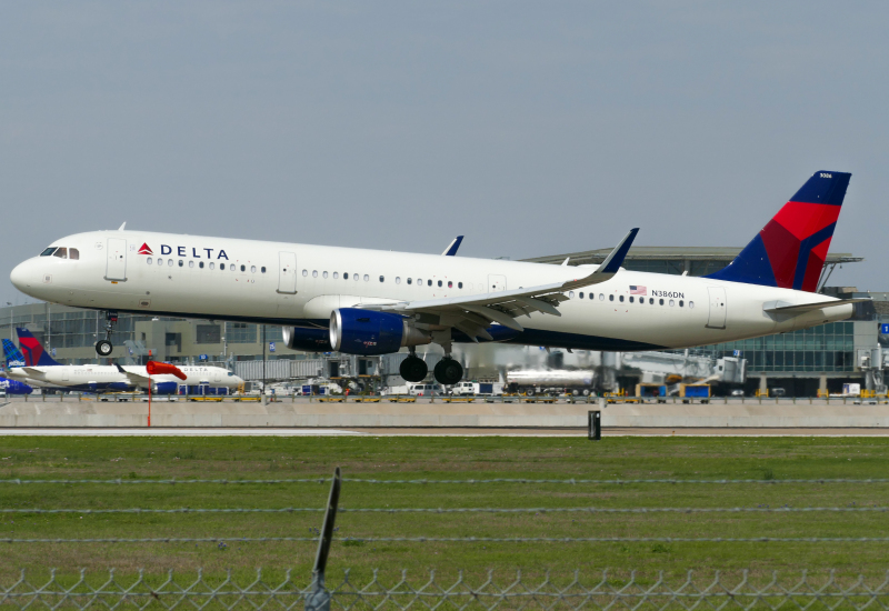 Photo of N368DL - Delta Airlines Airbus A321-200 at AUS on AeroXplorer Aviation Database