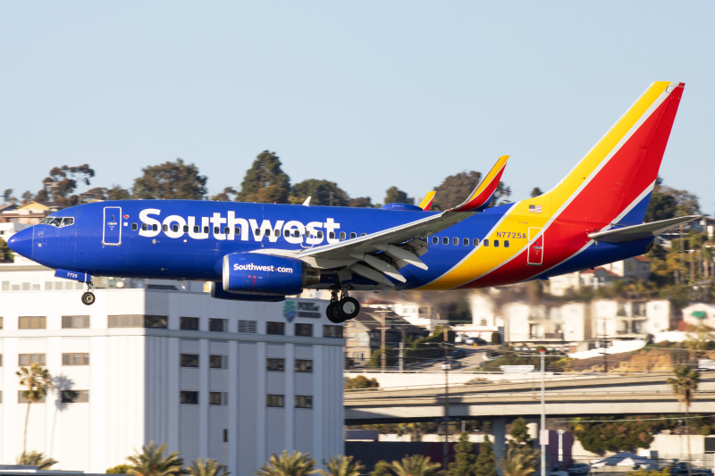 Photo of N7725A - Southwest Airlines Boeing 737-700 at SAN on AeroXplorer Aviation Database