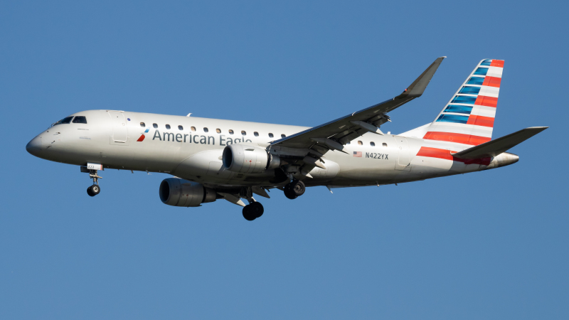 Photo of N422YX - Republic Airways Embraer E175 at DCA on AeroXplorer Aviation Database