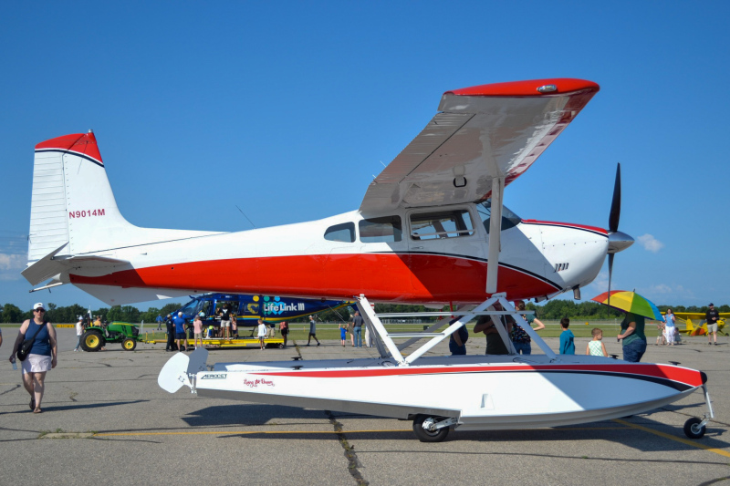 Photo of N9014M - PRIVATE Cessna 172 at DTL on AeroXplorer Aviation Database