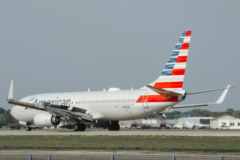Photo of N987NN - American Airlines Boeing 737-800 at OSH on AeroXplorer Aviation Database
