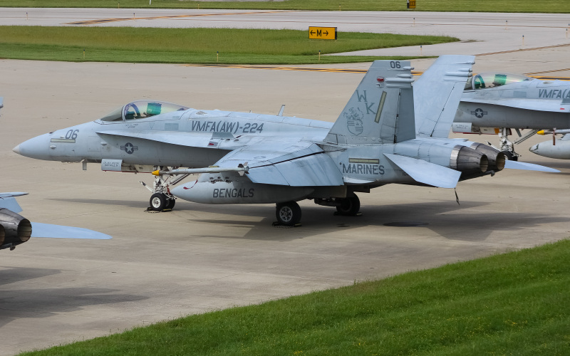 Photo of 164865 - USMC - United States Marine Corp Boeing F/A-18E/F Super Hornet at CVG on AeroXplorer Aviation Database
