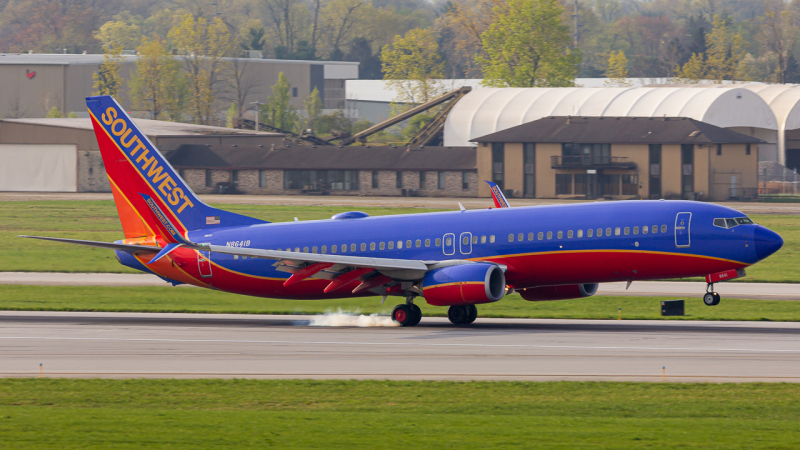 Photo of N8641B - Southwest Airlines Boeing 737-800 at CMH on AeroXplorer Aviation Database