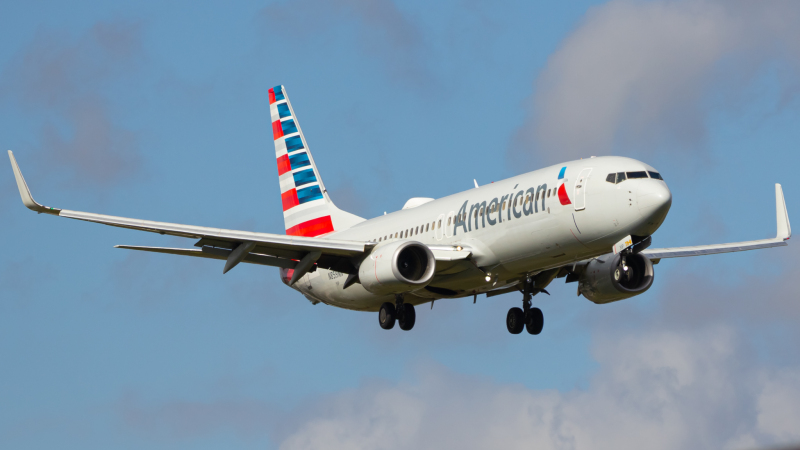 Photo of N859NN - American Airlines Boeing 737-800 at MIA on AeroXplorer Aviation Database