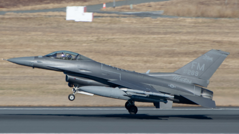 Photo of 87-0289 - USAF - United States Air Force General Dynamics F-16 Fighting Falcon at ACY on AeroXplorer Aviation Database