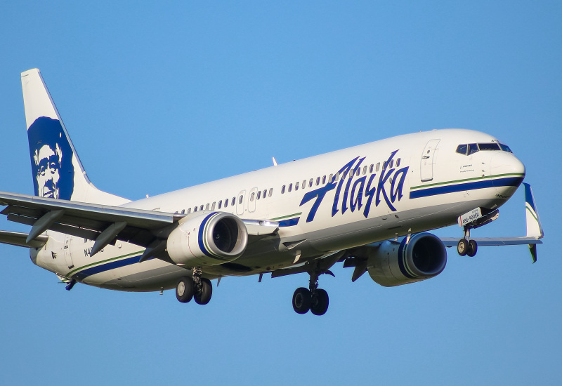 Photo of N486AS - Alaska Airlines Boeing 737-900ER at MKE on AeroXplorer Aviation Database