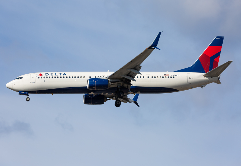 Photo of N930DZ - Delta Airlines Boeing 737-900ER at BWI on AeroXplorer Aviation Database