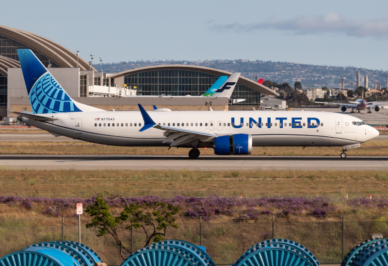 Photo of N77543 - United Airlines Boeing 737 MAX 9 at LAX on AeroXplorer Aviation Database