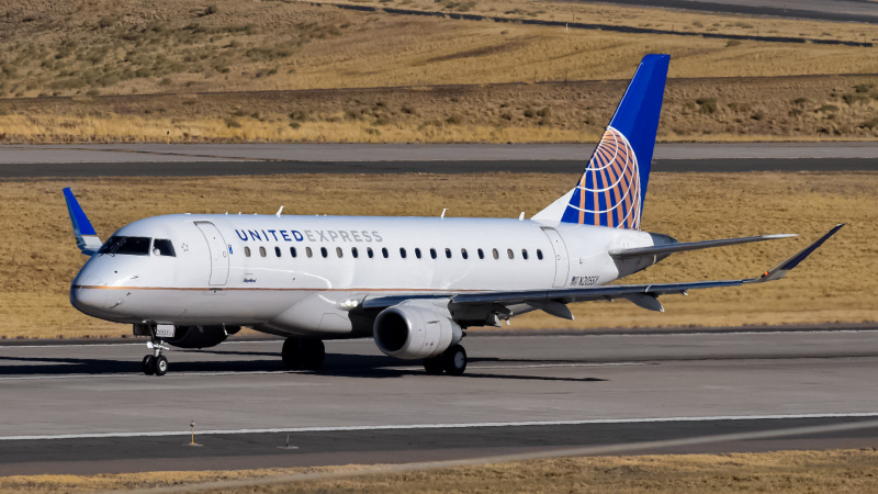 Photo of N205SY - United Express Embraer E175 at DEN on AeroXplorer Aviation Database