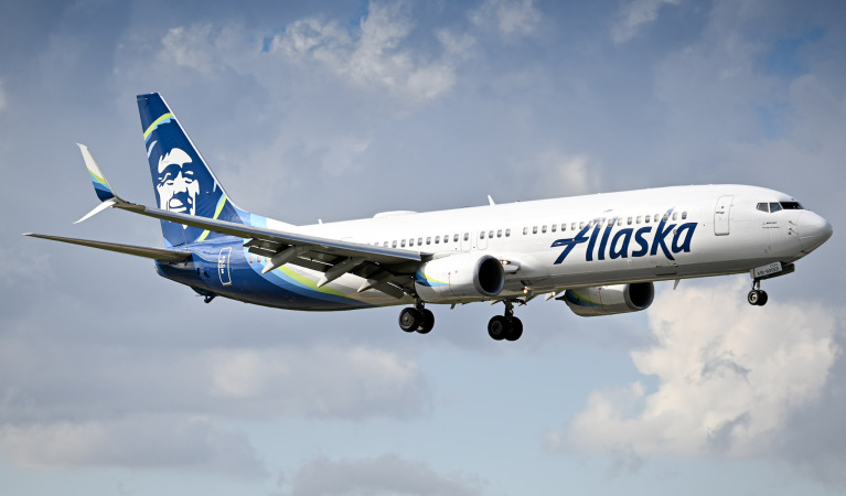 Photo of N419AS - Alaska Airlines Boeing 737-900ER at MIA on AeroXplorer Aviation Database