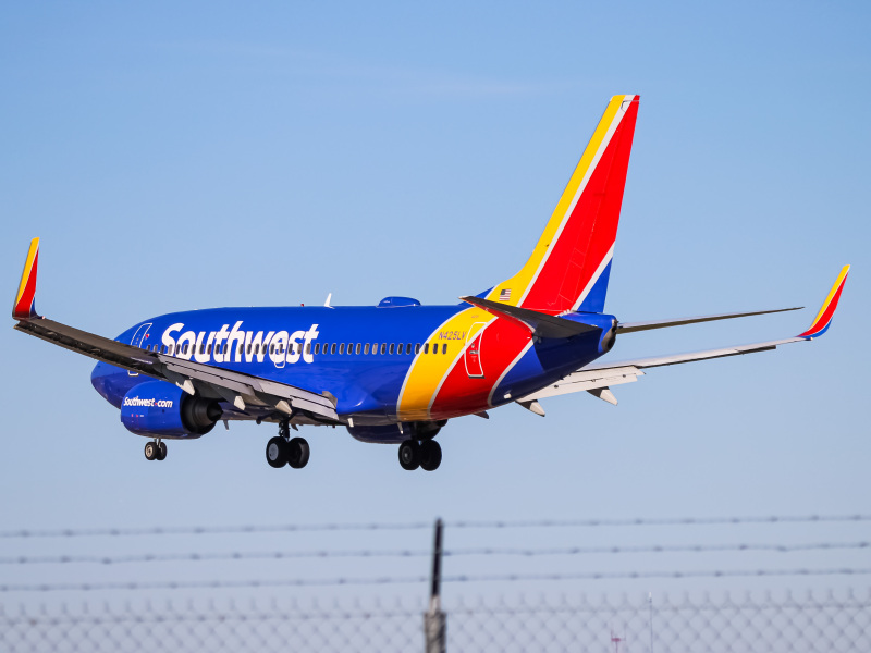 Photo of N425LV - Southwest Airlines Boeing 737-700 at BWI on AeroXplorer Aviation Database
