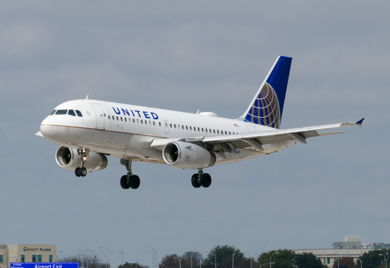 Photo of N819UA - United Airlines Airbus A319 at AUS on AeroXplorer Aviation Database