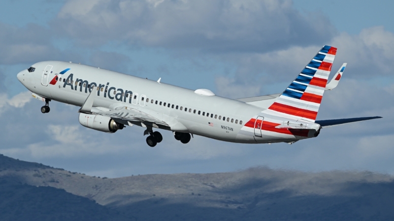 Photo of N967AN - American Airlines Boeing 737-800 at RNO on AeroXplorer Aviation Database