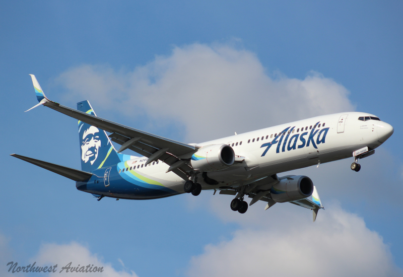 Photo of N266AK - Alaska Airlines Boeing 737-900ER at SEA on AeroXplorer Aviation Database