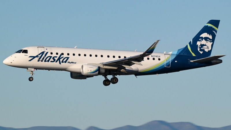 Photo of N174SY - Alaska Airlines Embraer E175 at LAX on AeroXplorer Aviation Database