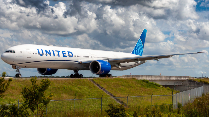 Photo of N2352U - United Airlines Boeing 777-300ER at MCO on AeroXplorer Aviation Database