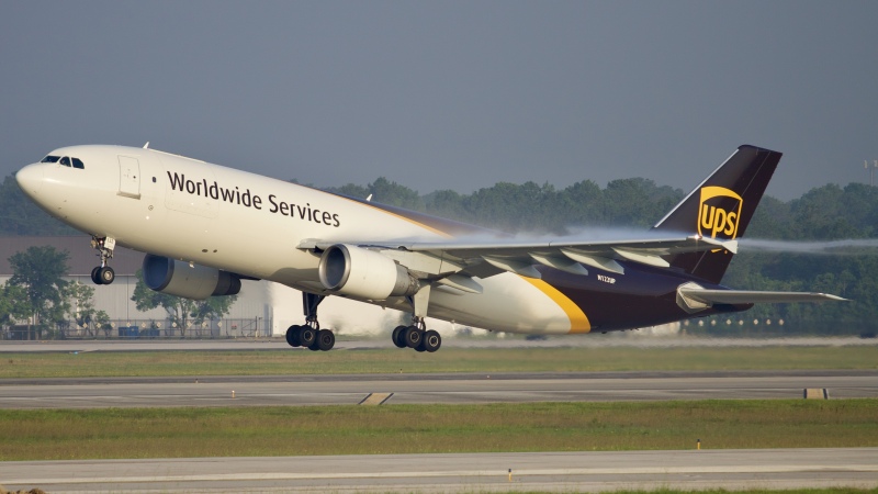 Photo of N122UP - United Parcel Service Airbus A300F-600R at IAH on AeroXplorer Aviation Database